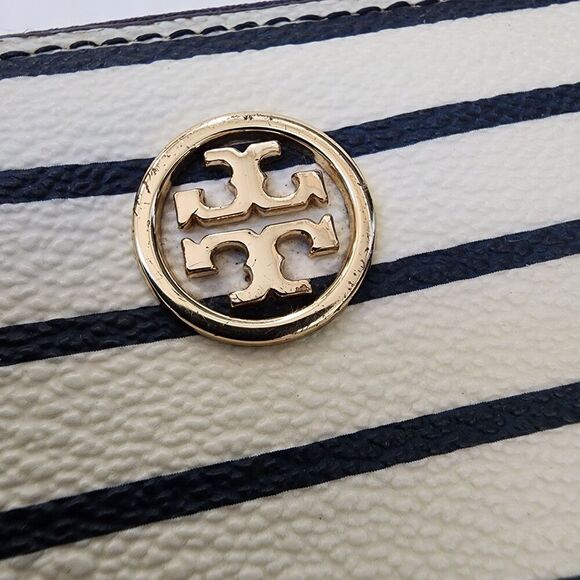 Tory Burch Robinson Wristlet Wallet - Picture 3 of 7